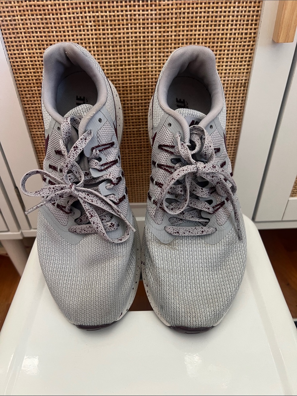 Nike Women's Light Gray and Maroon Knit Sneakers